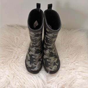 Camo rain boots